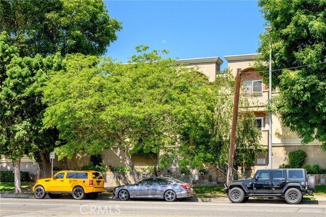 Primary Photo - 7045 Woodley Ave