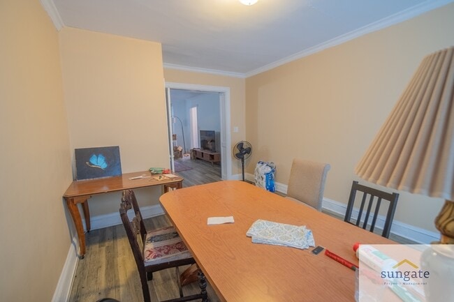 Building Photo - 213 E 33rd St