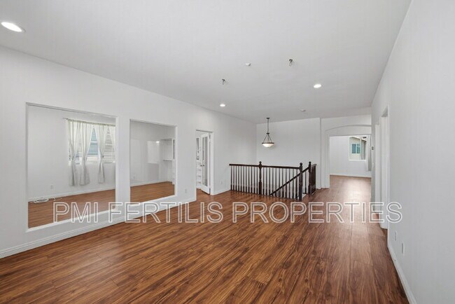 Building Photo - 7167 Elsa Ct