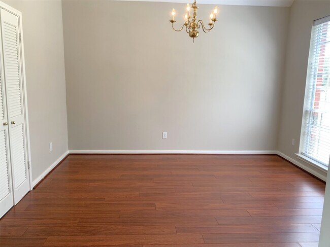 Building Photo - 4411 W Thunderwood Cir
