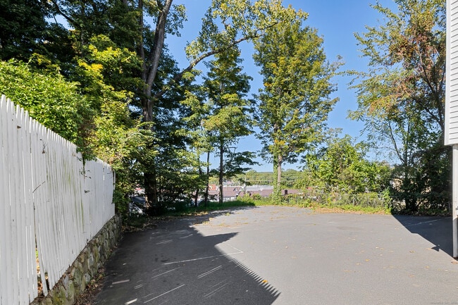 Building Photo - 245 Oakland St