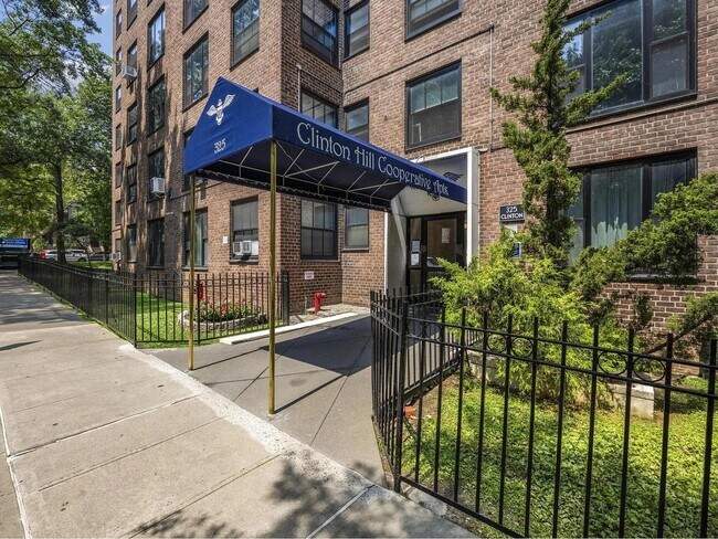 Building Photo - 325 Clinton Ave