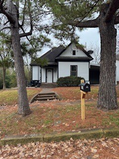 Front of house/Carport - 220 E Morgan St