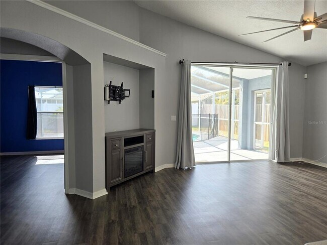 Building Photo - 10117 Somersby Dr