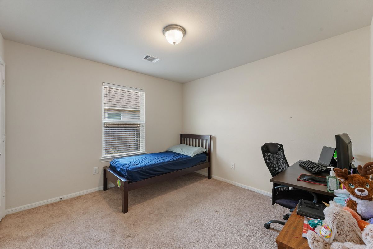 Building Photo - 2202 Cherryville Dr