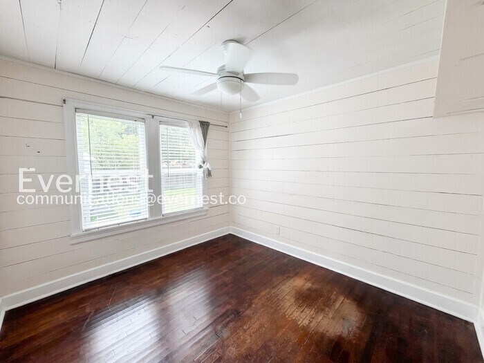 Building Photo - 106 Co Rd 425