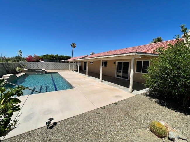 Building Photo - 3+ bedroom, 2 bath pool and spa home