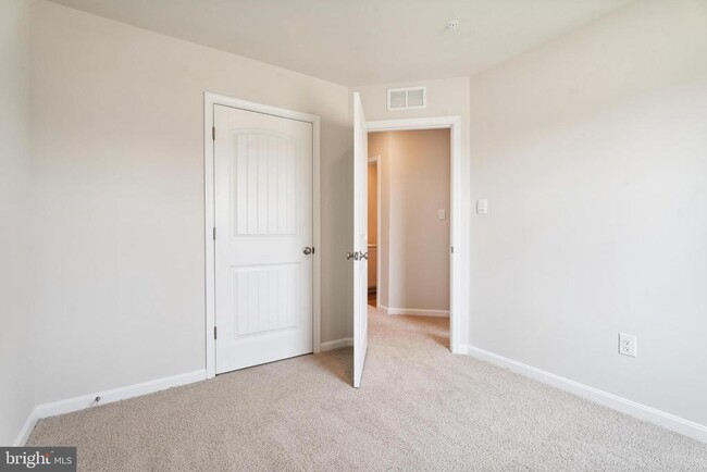 Building Photo - 1408 SUGARPLUM Ln