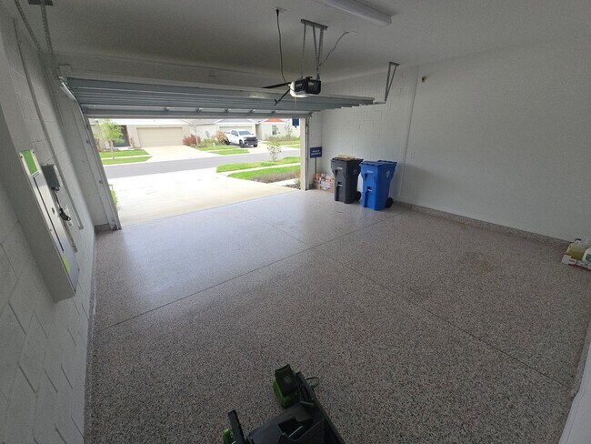 Building Photo - 3/2 Home in Lithia ****MOVE-IN SPECIAL, $500 OFF 2ND MONTHS RENT!!****