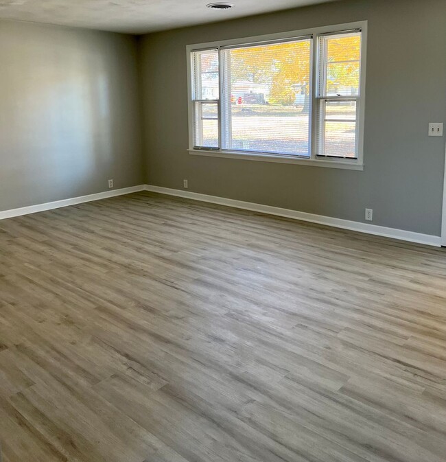 Building Photo - Newly renovated 3-Bedroom North Side Home ...