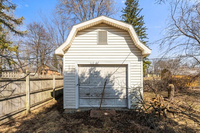 Building Photo - COMING SOON! Updated 3-Bedroom House