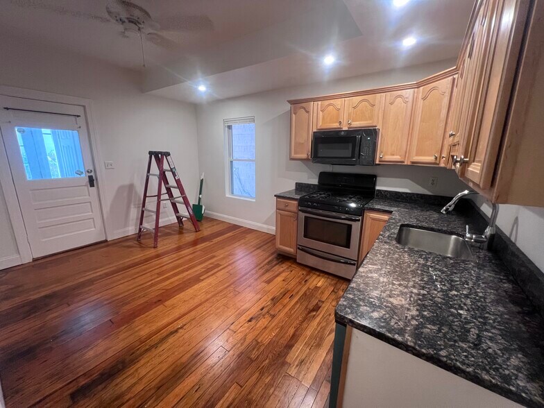 Building Photo - 58 Brookside Ave