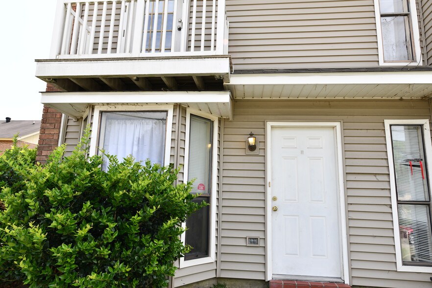 Building Photo - 5245 Brightside View Dr