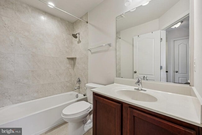 Building Photo - 1613 Wesbourne Dr