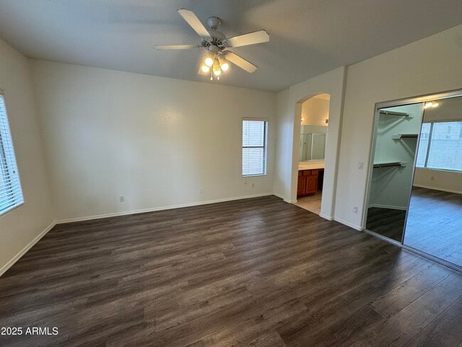 Building Photo - 3323 E Roadrunner Dr