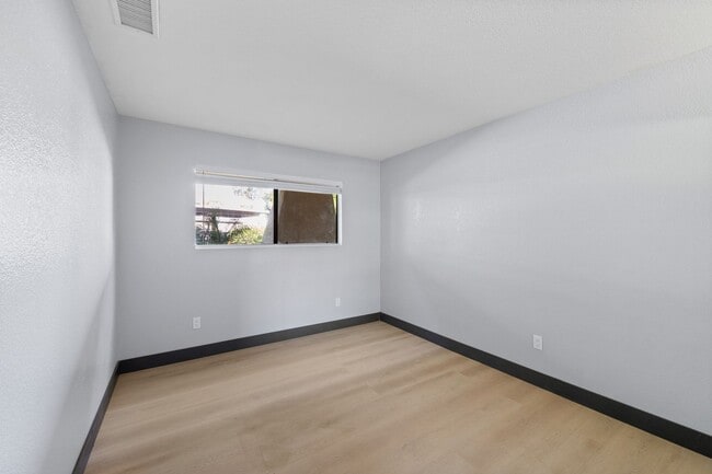 Building Photo - Palm Springs Villas Condo
