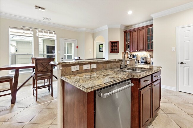 Building Photo - 15 Crocus Petal St