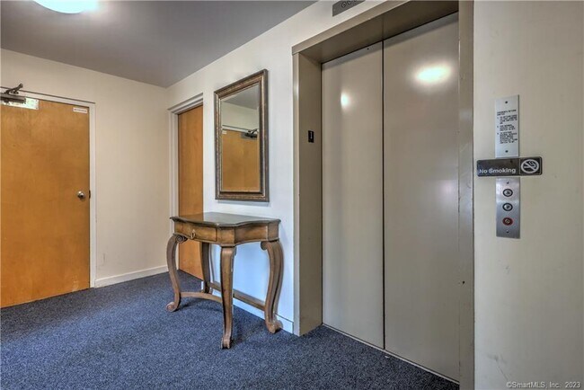 Building Photo - 500 Prospect St