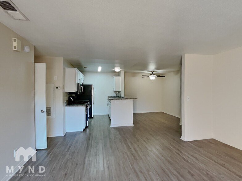 Building Photo - 2200 S Fort Apache Rd
