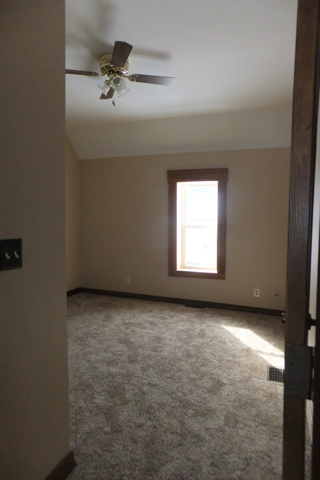 Bedroom - 102 Clover Ridge Dr