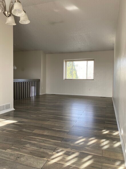 Building Photo - 325 Catalina Dr