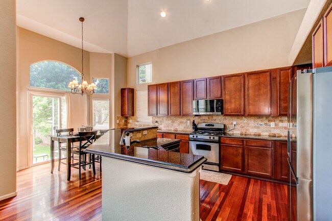 Building Photo - 2675 Forsythia Pl