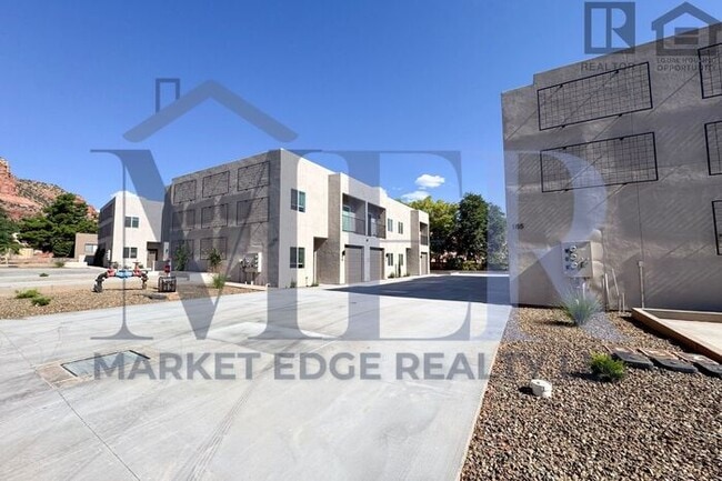 Building Photo - 3Bed/2.5Bath House in Sedona! Ready for Im...