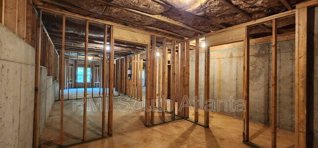 Building Photo - 525 Twelve Oaks Dr