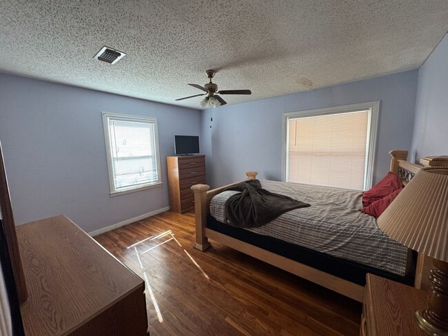 Building Photo - fully furnished 3-bedroom, 2-bathroom