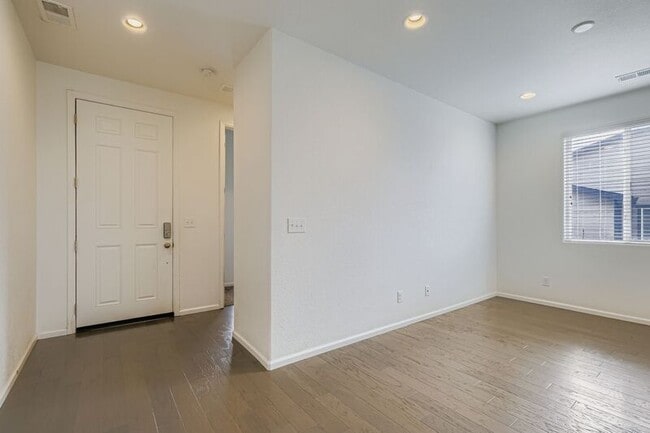 Building Photo - 9740 Aberdale Ct
