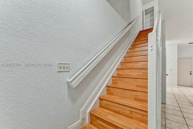 Building Photo - 3897 Tree Top Dr