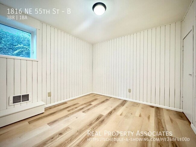 Building Photo - 1816 NE 55th St