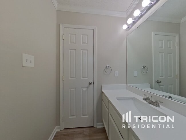 Building Photo - 149 Lantana Dr