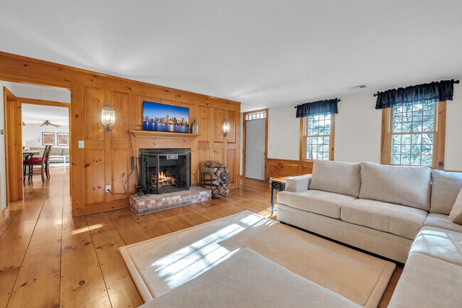 Building Photo - 73 Champeaux Rd