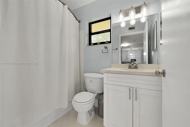 Building Photo - 2676 Carambola Cir N