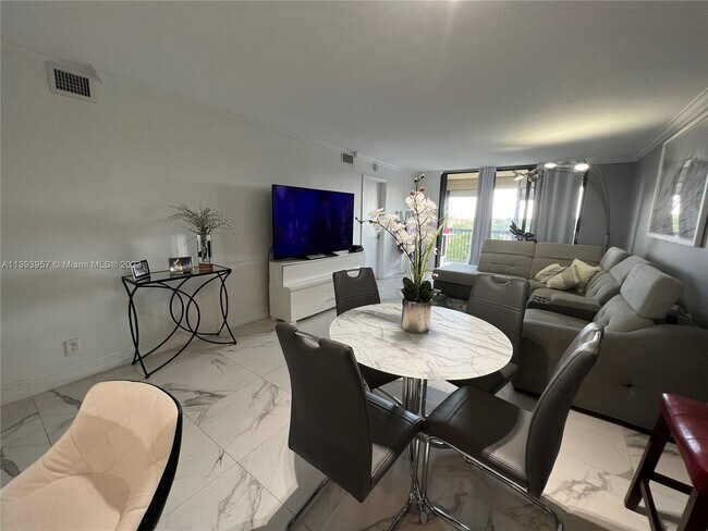 Building Photo - 1266 S Military Trail