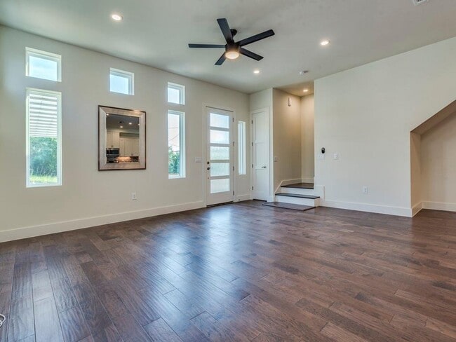 Building Photo - 6412 Carson Rdg