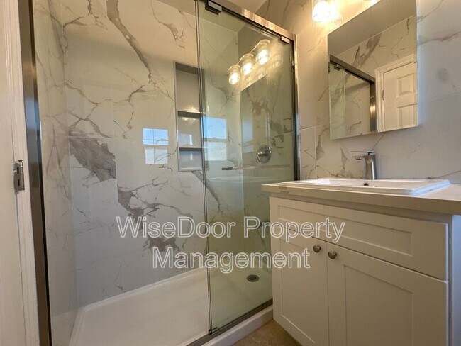 Building Photo - 5934 D