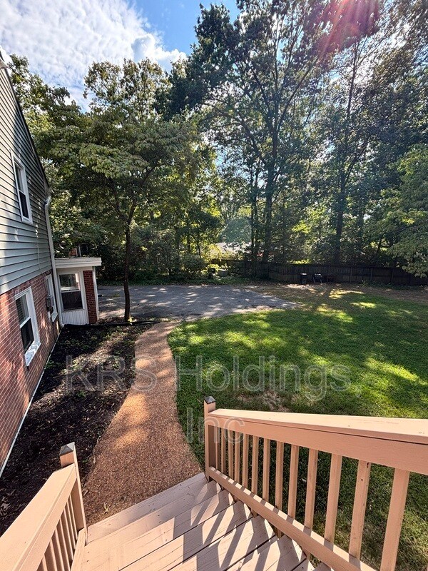 Building Photo - 2318 Penrose Dr