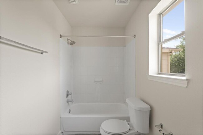 Building Photo - 3819 Jewel Point Dr