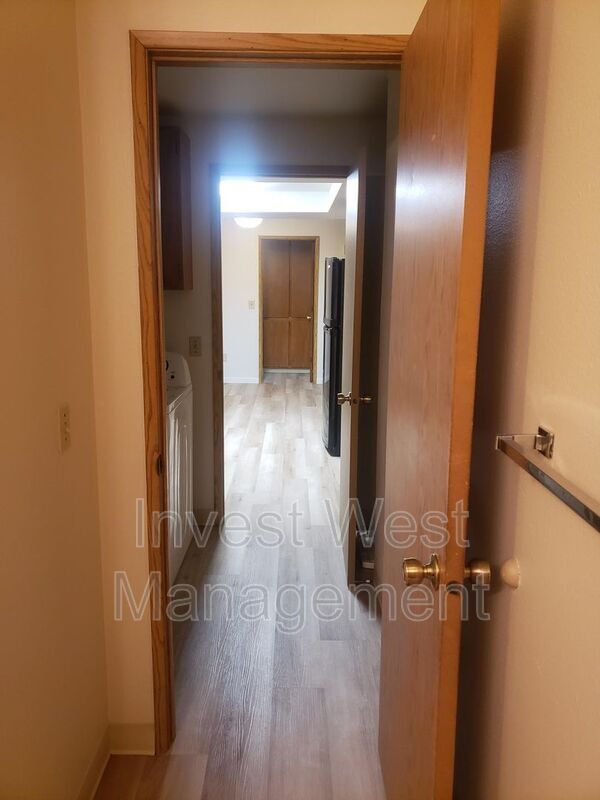 Building Photo - 1714 SE 145th Ct