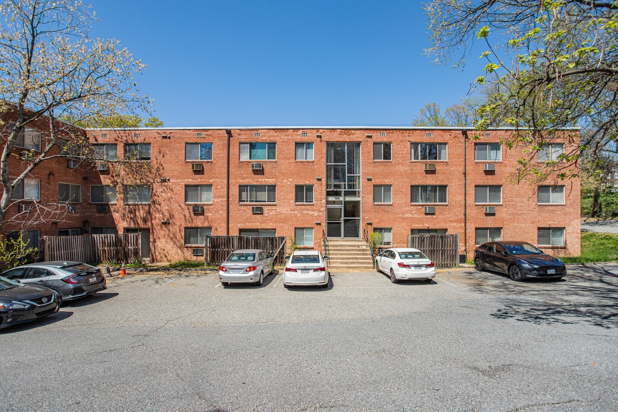 Building Photo - 4465 MacArthur Blvd NW