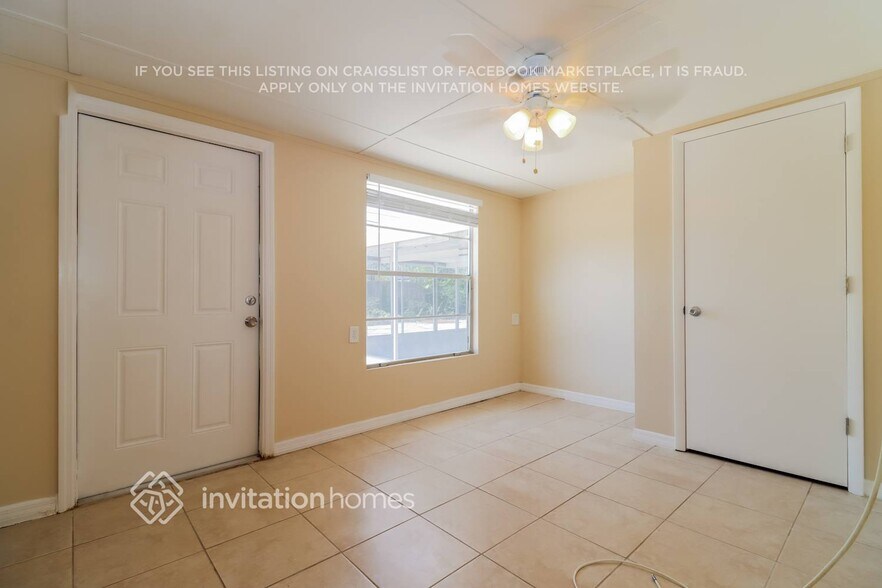 Building Photo - 11018 102nd Ave N