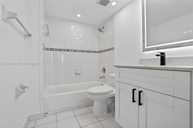 Building Photo - 2475 NW 16th St Rd