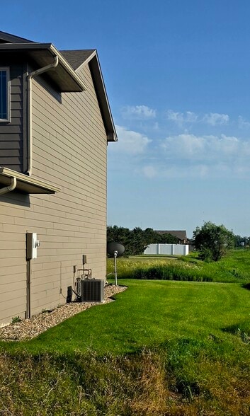 Side yard off right side of Garage. - 8413 W 53rd St