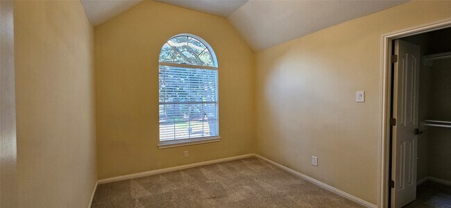 Building Photo - 13035 Bainbridge Trail