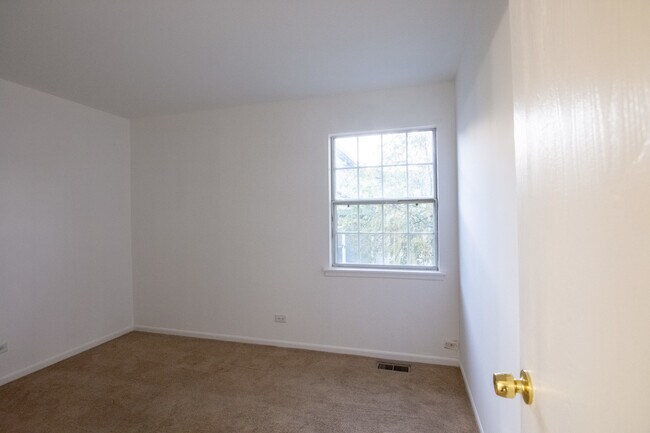 Building Photo - 300 Westwood Ct