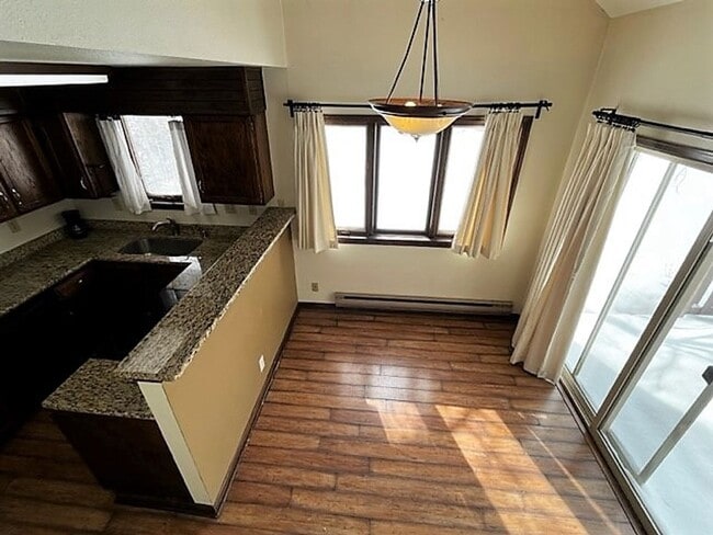 Building Photo - 305 N Chipmunk Cir
