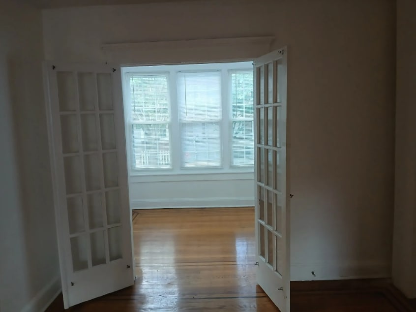 Double doors leading to foyer - 2624 Garrett Ave