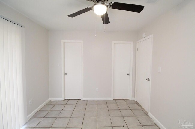 Building Photo - 1455 Acorn Ln